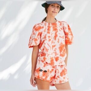 CLARE V. TIE-DYE PUFF SLEEVE SWEATSHIRT